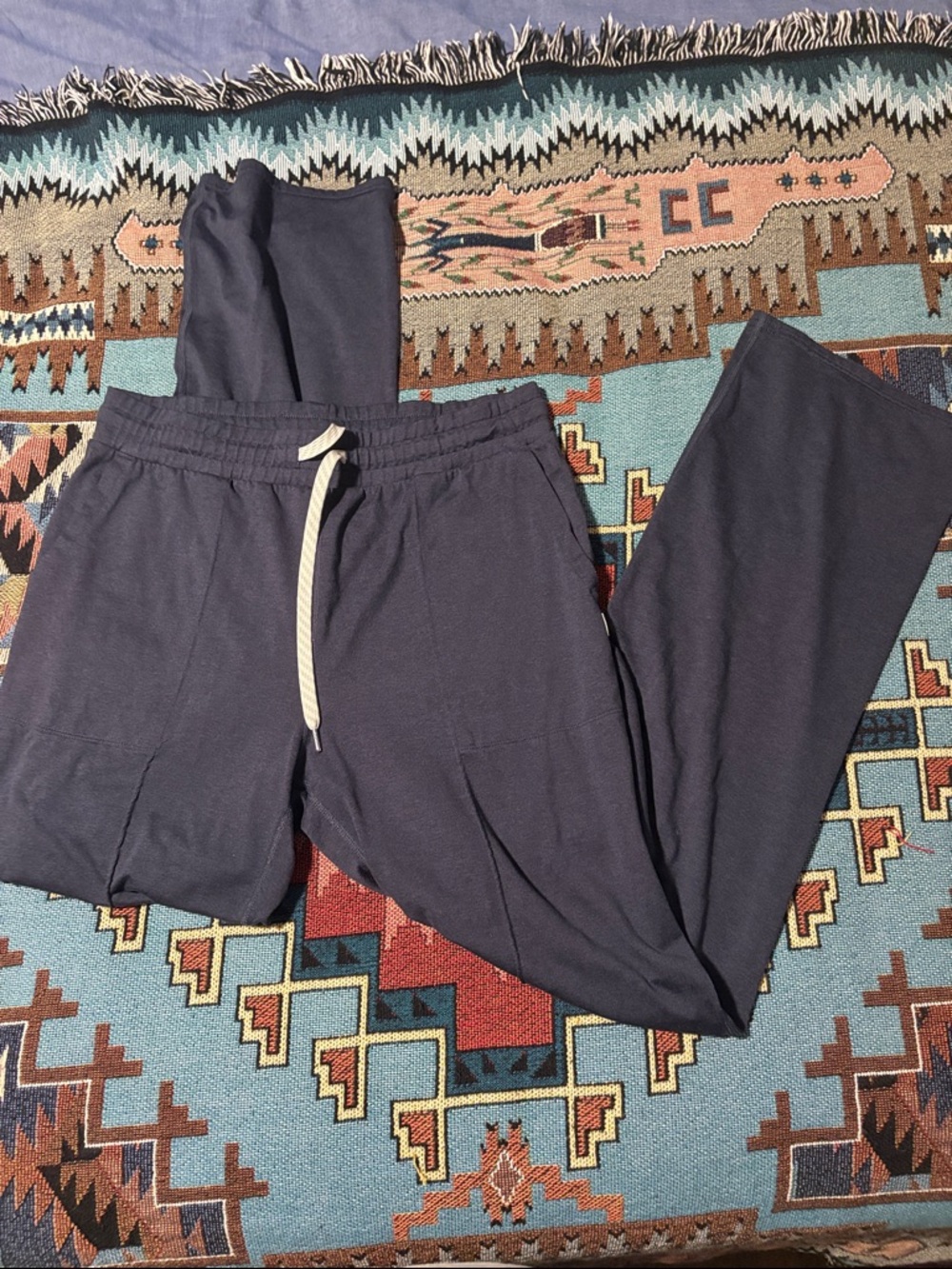 Vuori Halo Essential Wideleg pant size large navy blue